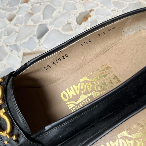 Ferragamo black leather loafers NARROW - Picture 4 of 4